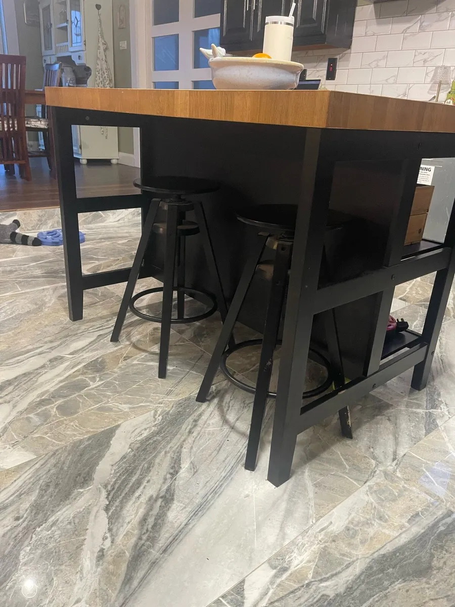 Kitchen Island - Image 3