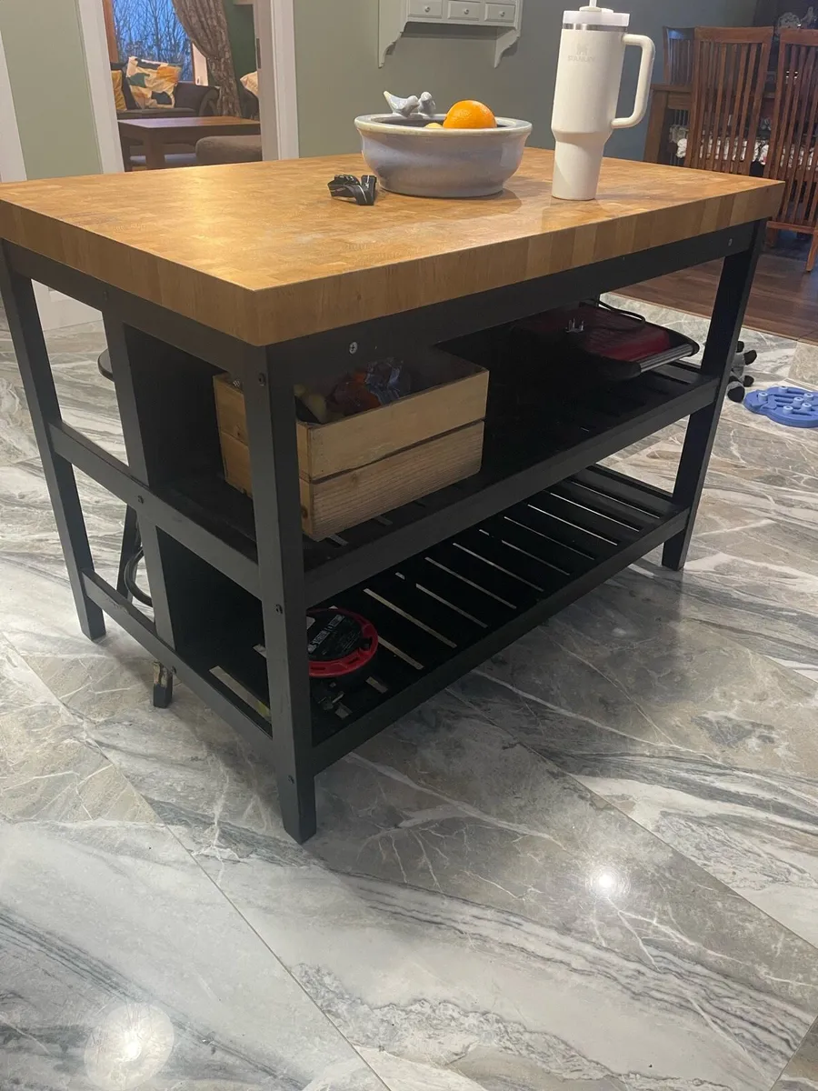 Kitchen Island - Image 1