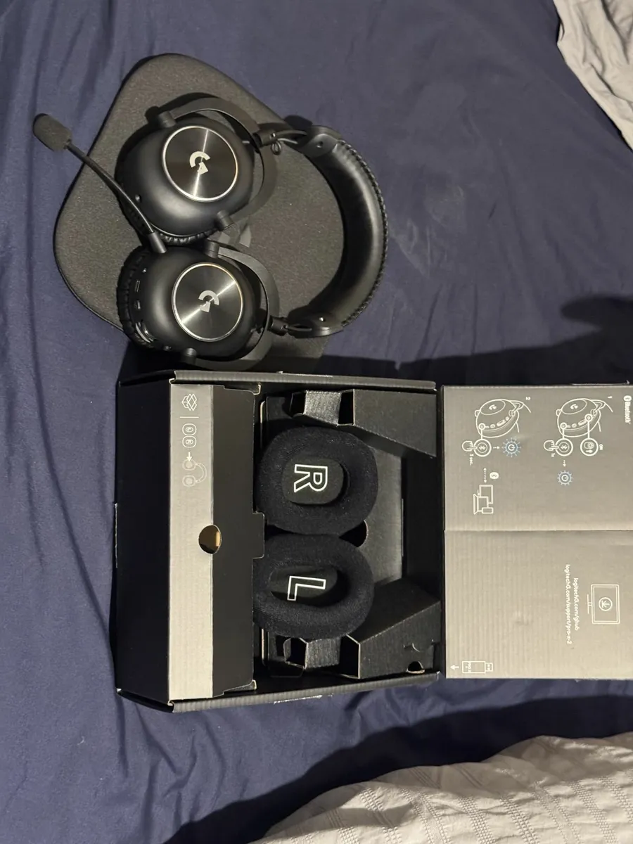 iPhone 15 Pro (256GB) Natural Titanium - Image 2