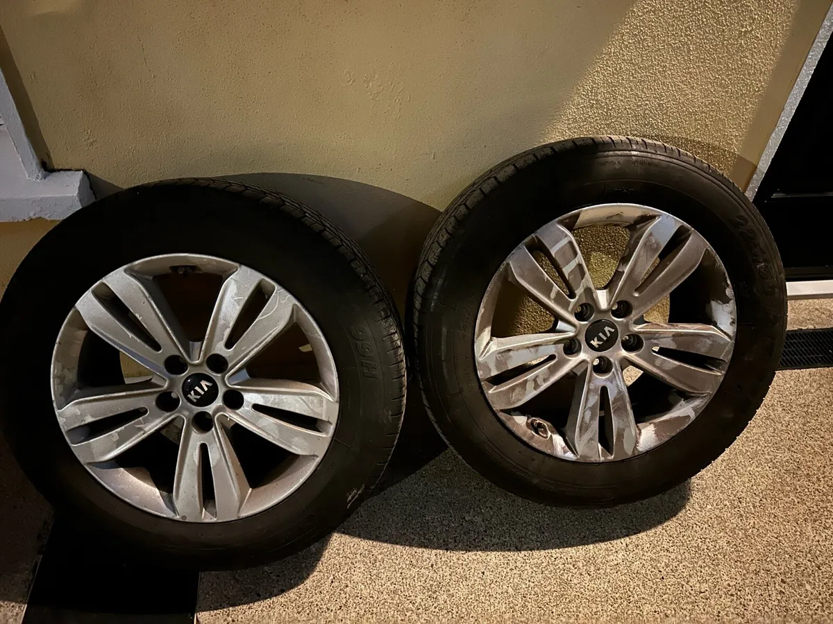4 alloys - Kia Sportage - 5x114.3 - Image 2