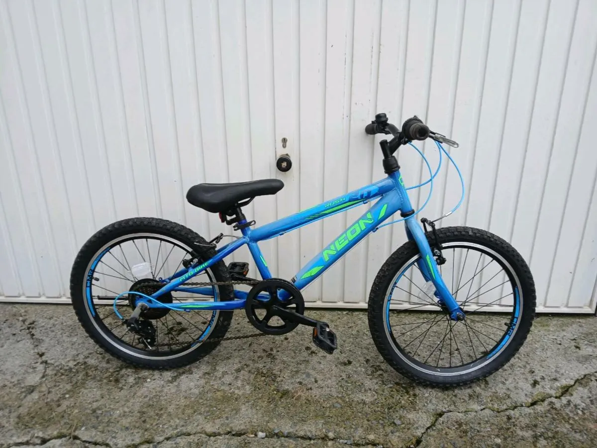 Kids and adults used bikes all sizes - Image 4