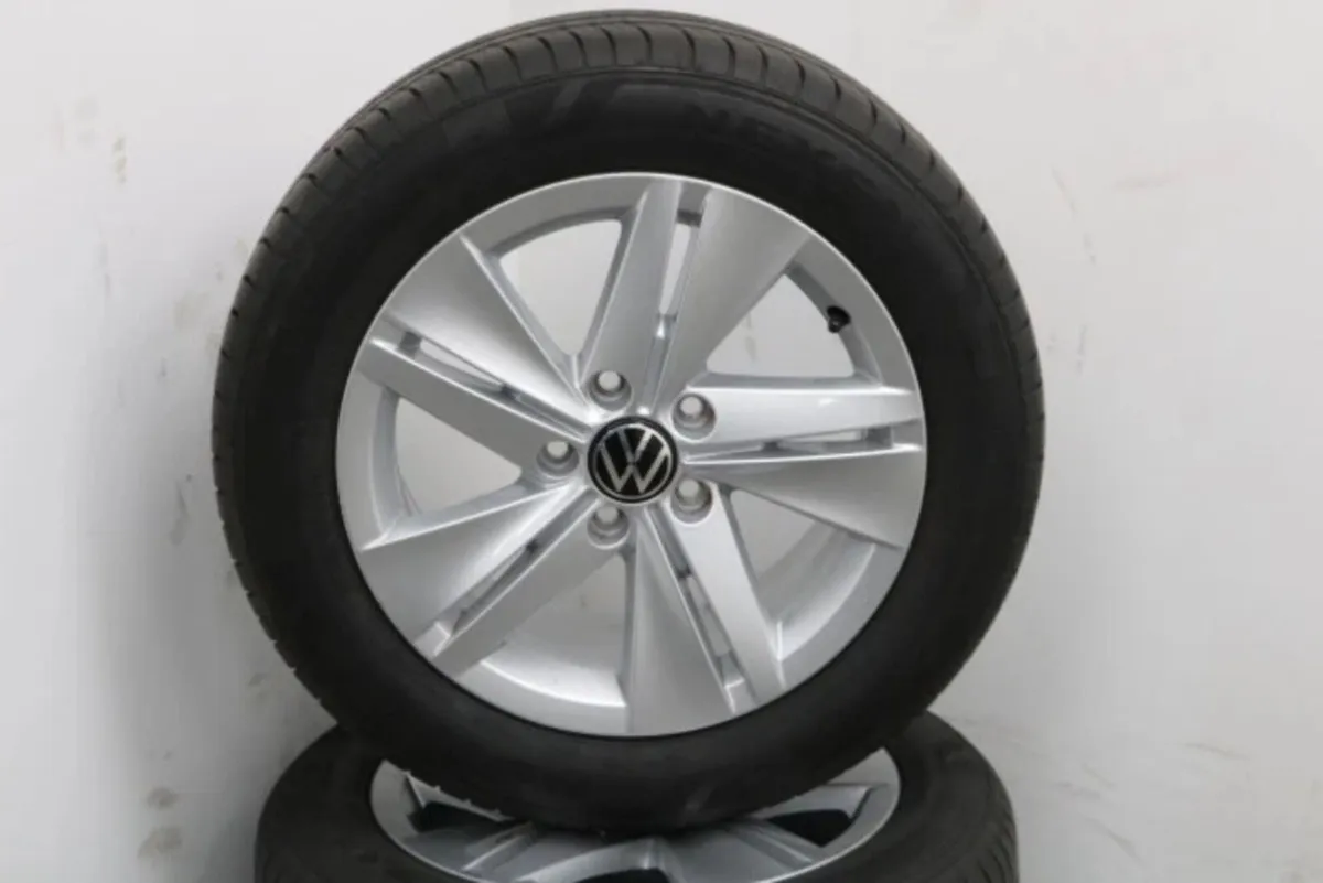 💥Genuine R16 Vw Golf alloys & tyres - Image 2