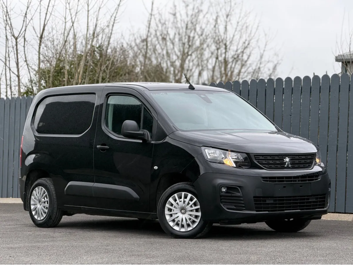 Peugeot Partner 2024 Peugeot Partner PRO PLUS 1.5 - Image 1
