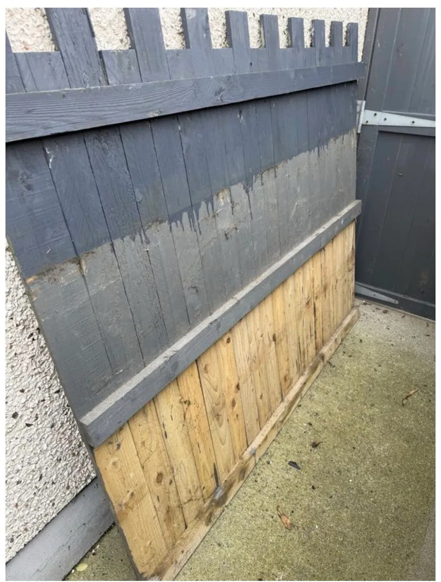 Castle Top Fence Panels - Image 4