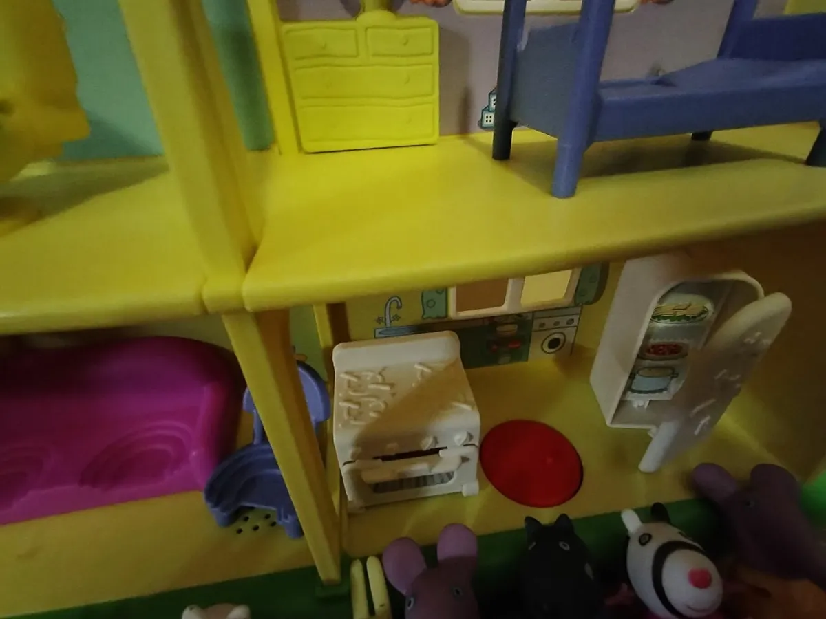 Peppa Pig character house - Image 2