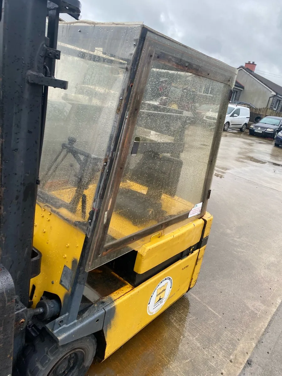 Forklift - Image 2