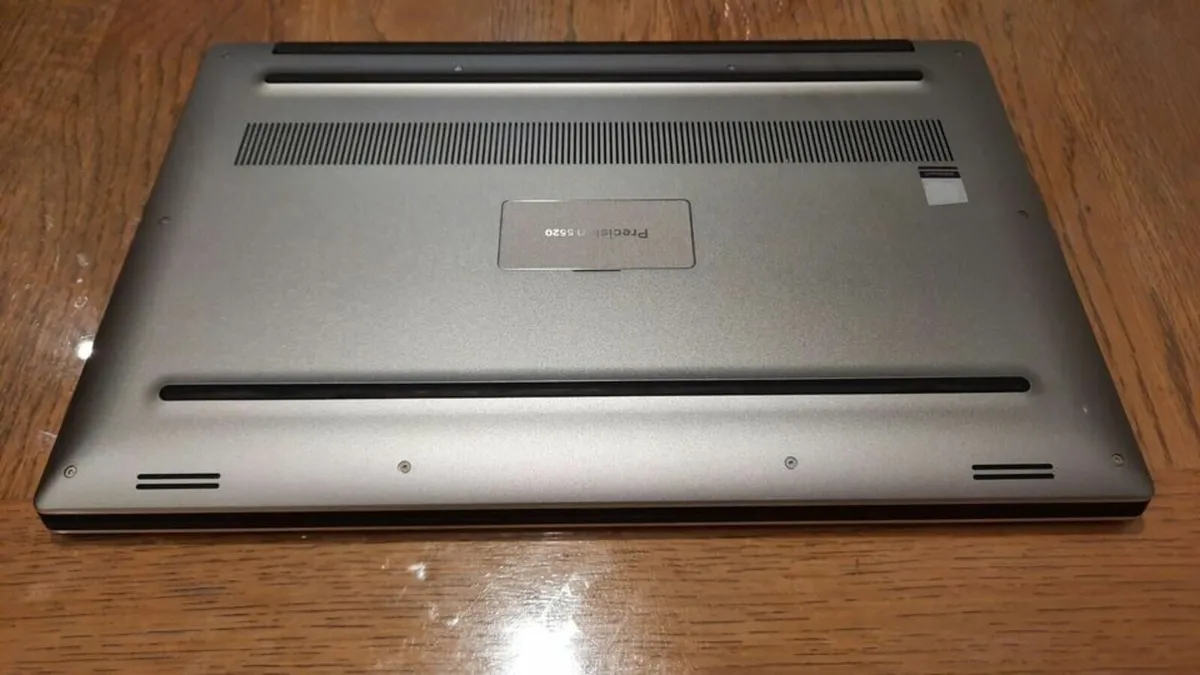 Dell Precision 5520 15.6" I7 24GB 512GB SSD GAMING - Image 4