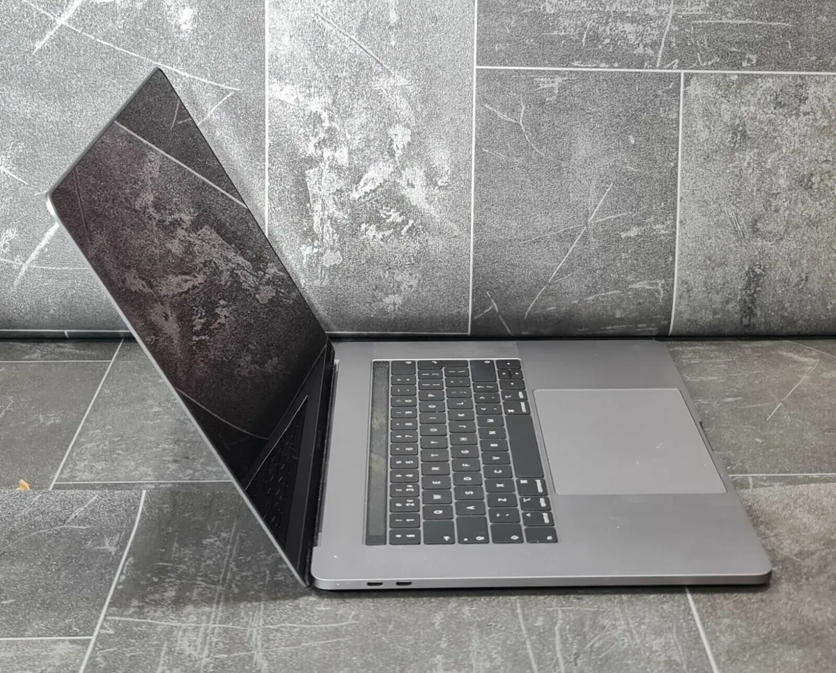 2019 Apple 15" MacBook Pro A1990 I7 16GB 512GB SSD - Image 2
