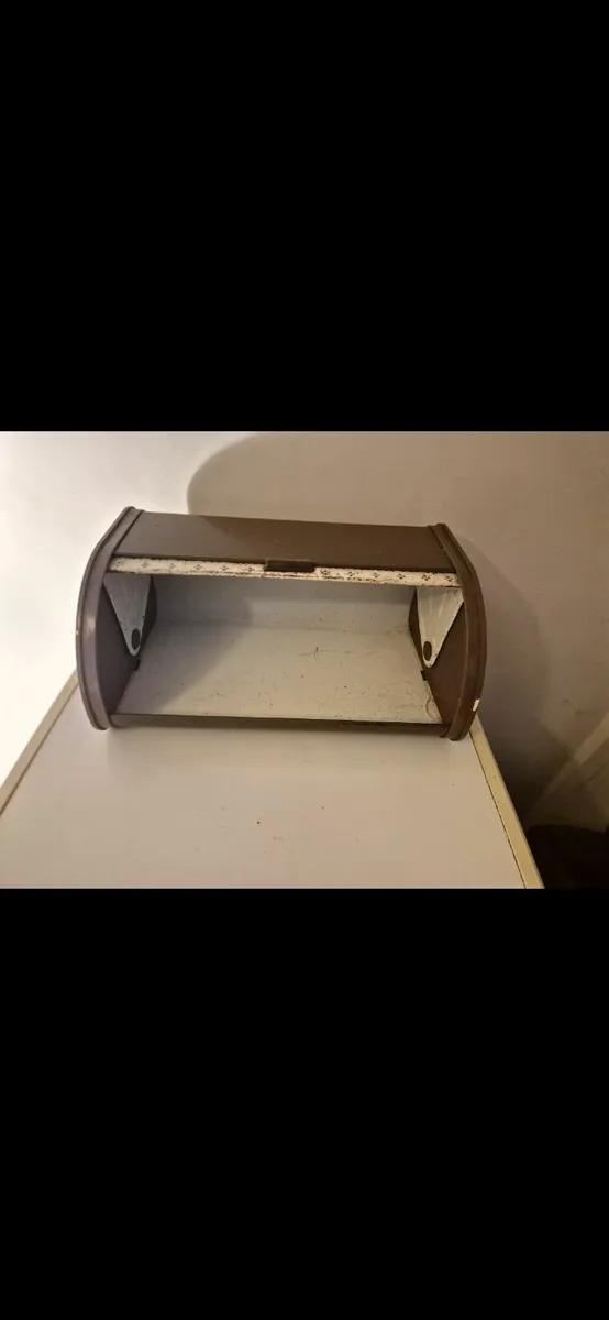 Vintage bread bin - Image 2