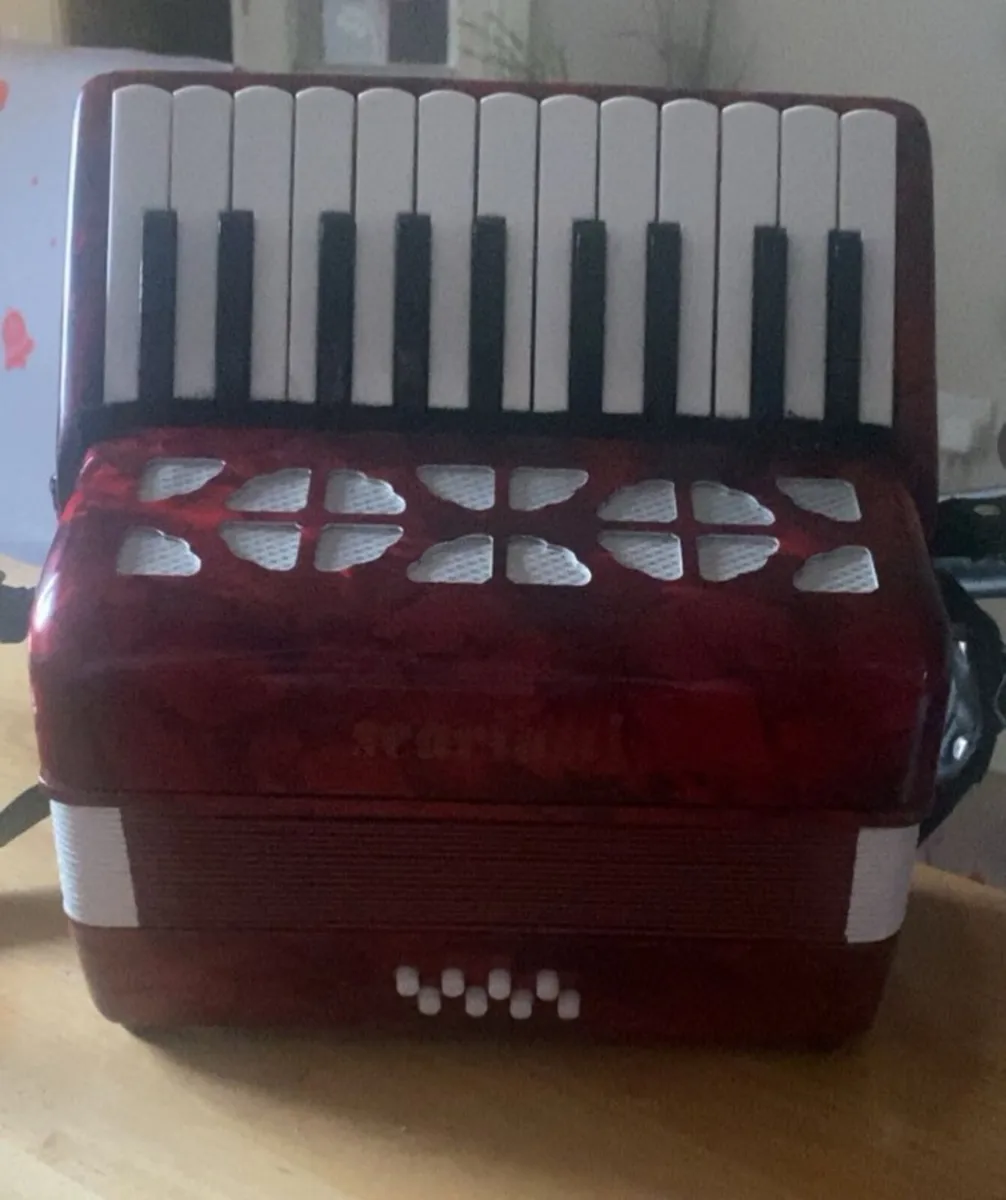 1 piano Scarlatti & 1 HK LADE triple row Button - Image 1