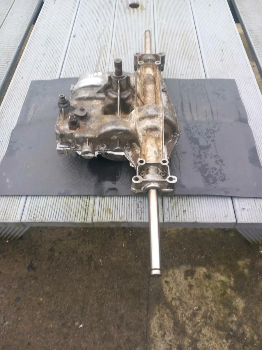 Spicer Dana manual gearbox for sale - Image 2