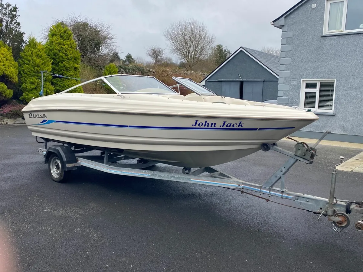 Larson 180 Bowrider - Image 3