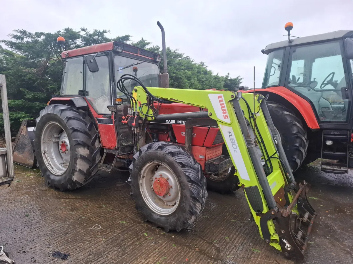 Case 895 and loader - Image 1