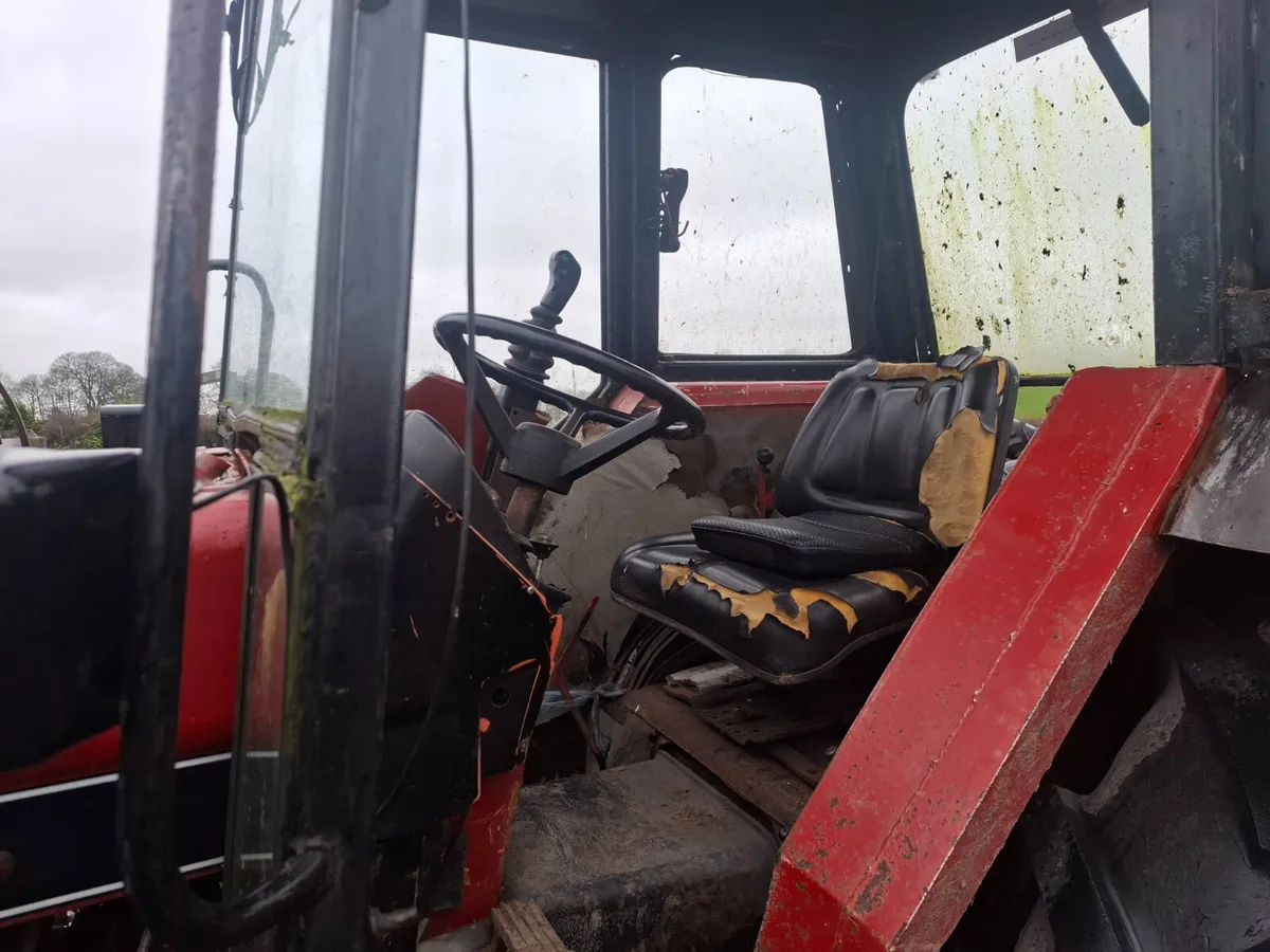 Case 895 and loader - Image 4