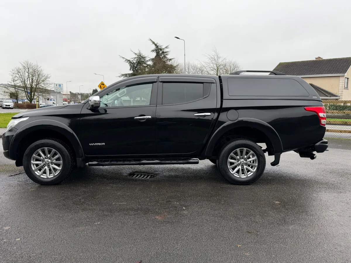 ABSOLUTELY IMMACULATE AND STUNNING 2016 L200 - Image 4