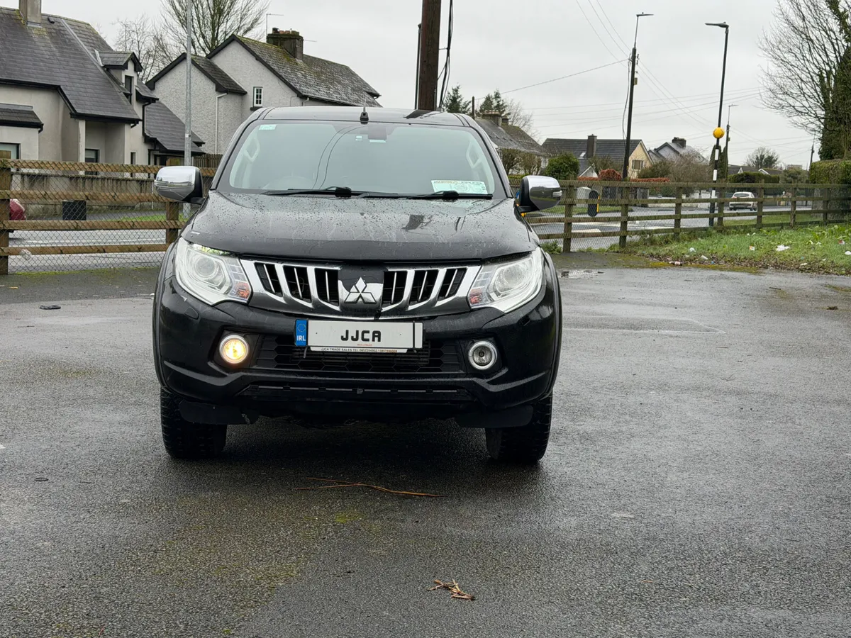 ABSOLUTELY IMMACULATE AND STUNNING 2016 L200 - Image 2