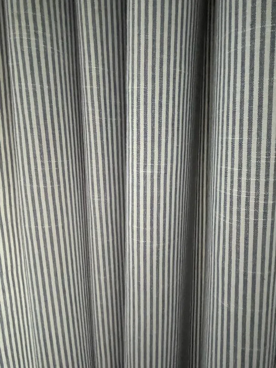 curtains - Image 1