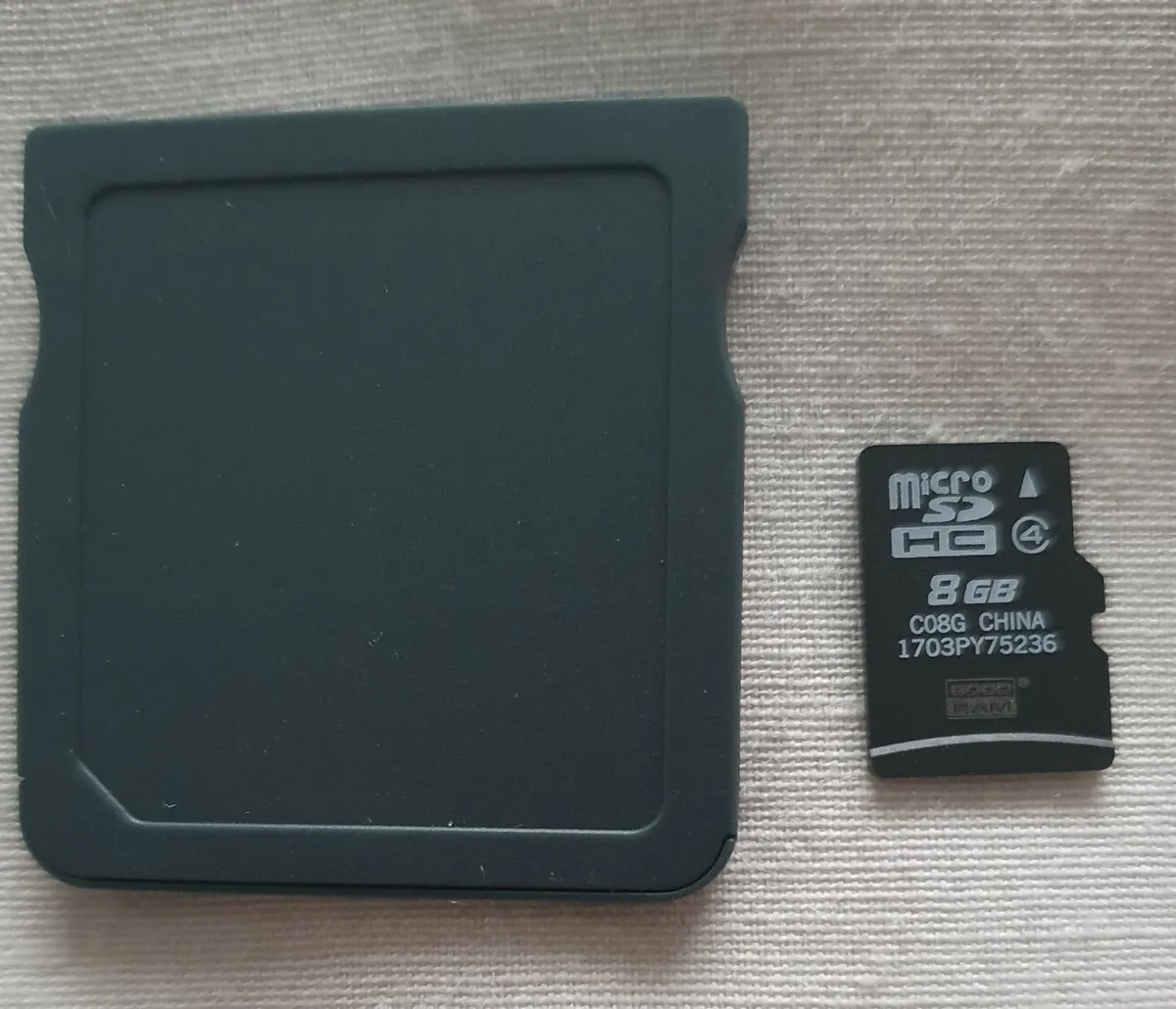 R4 Cards + all 17  Pokemon Ds Games... - Image 1