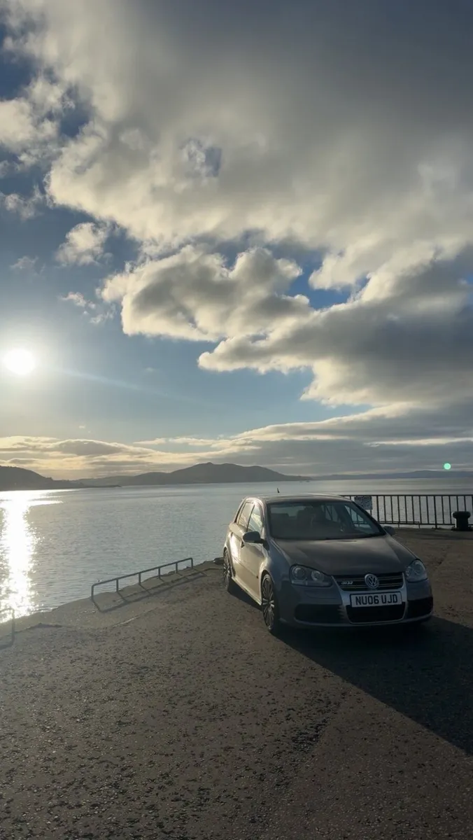 Volkswagen Golf R32 - Image 3