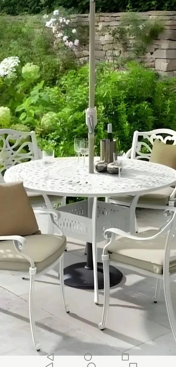 **CLEARANCE** Hartman  Demo Cast Aluminium Table