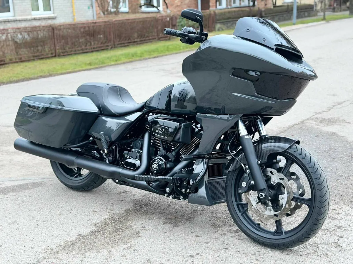 2 HARLEY DAVIDSON ROAD GLIDE MODELS - Image 1