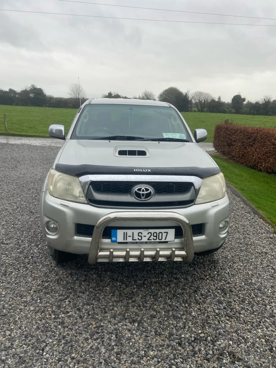 Toyota Hilux Invincible - Image 2