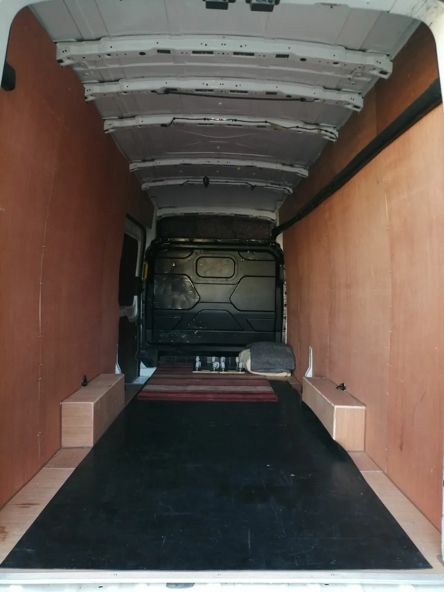 Man with a van - Image 2