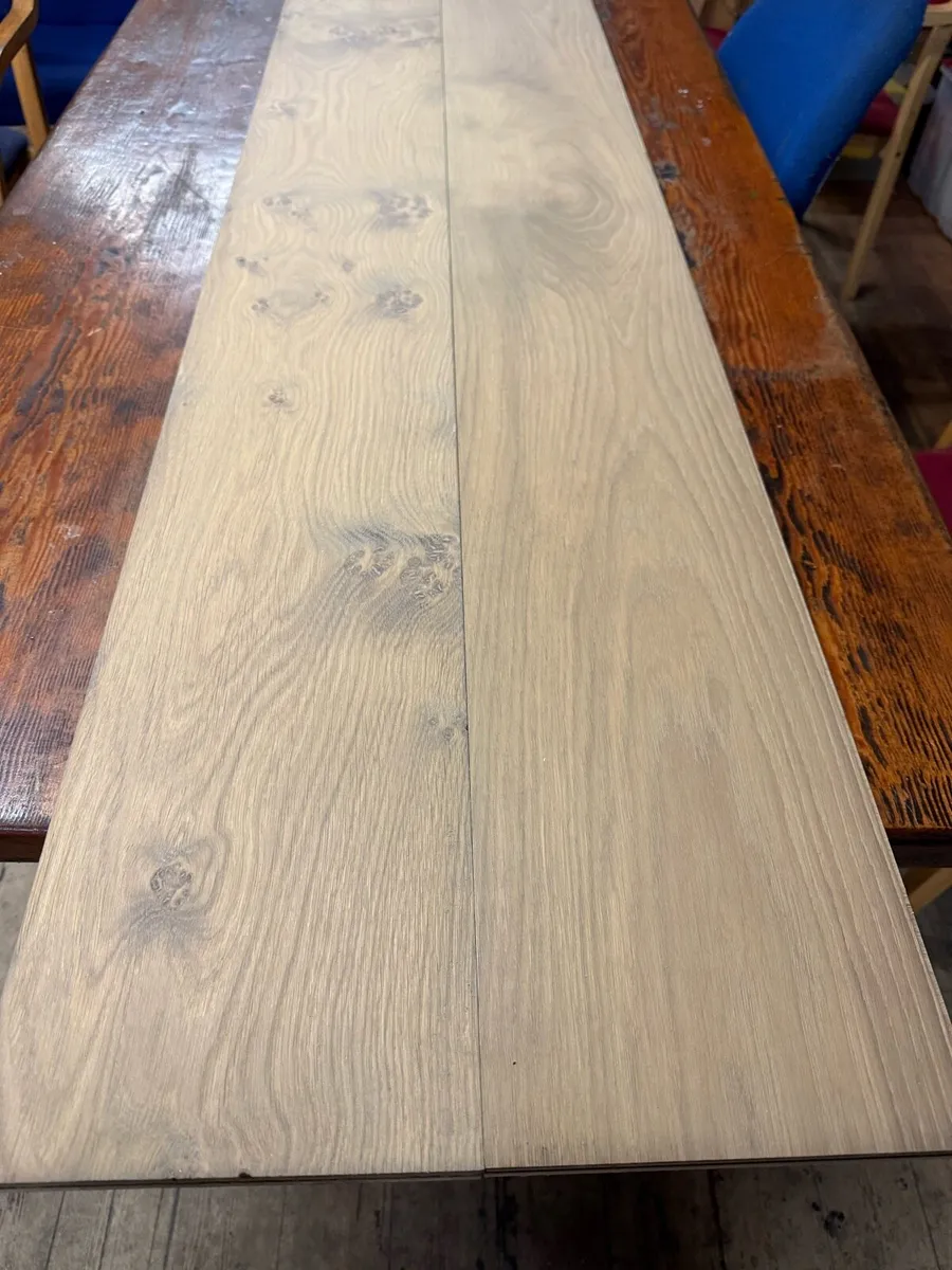 17 meters unfinished 8 inch engineered oak - Image 1