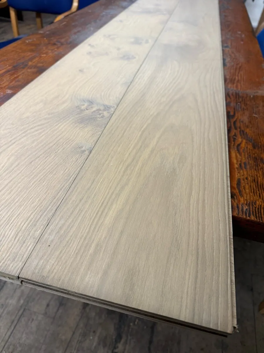 17 meters unfinished 8 inch engineered oak - Image 2