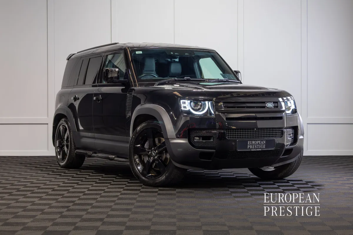 222 Land Rover Defender D300 SE 3 Seat Commercial - Image 1