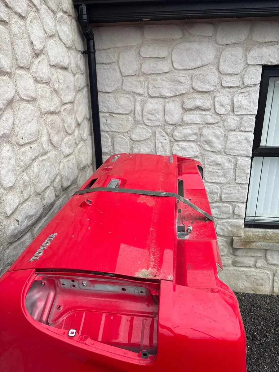 Toyota Hilux  rear tub for crew cab as new in red. - Image 2