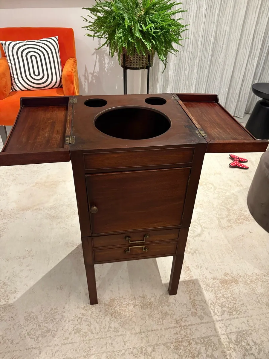 Cellarette / mahogany washstand - Image 1