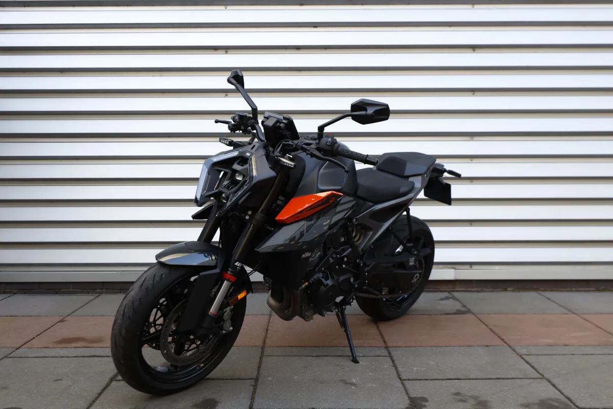 KTM 990 Duke *Ex-Demo* - Image 2