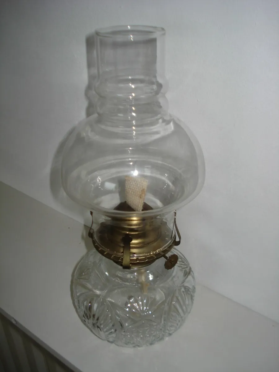 VINTAGE 1985 AUSTRIAN STORM LAMP WITH OIL. - Image 1