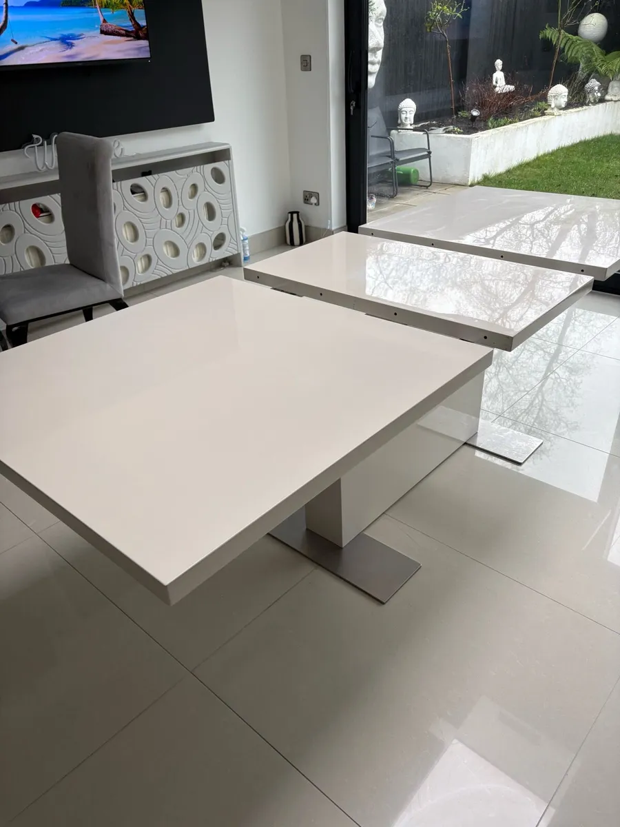 Dinning room table - Image 2