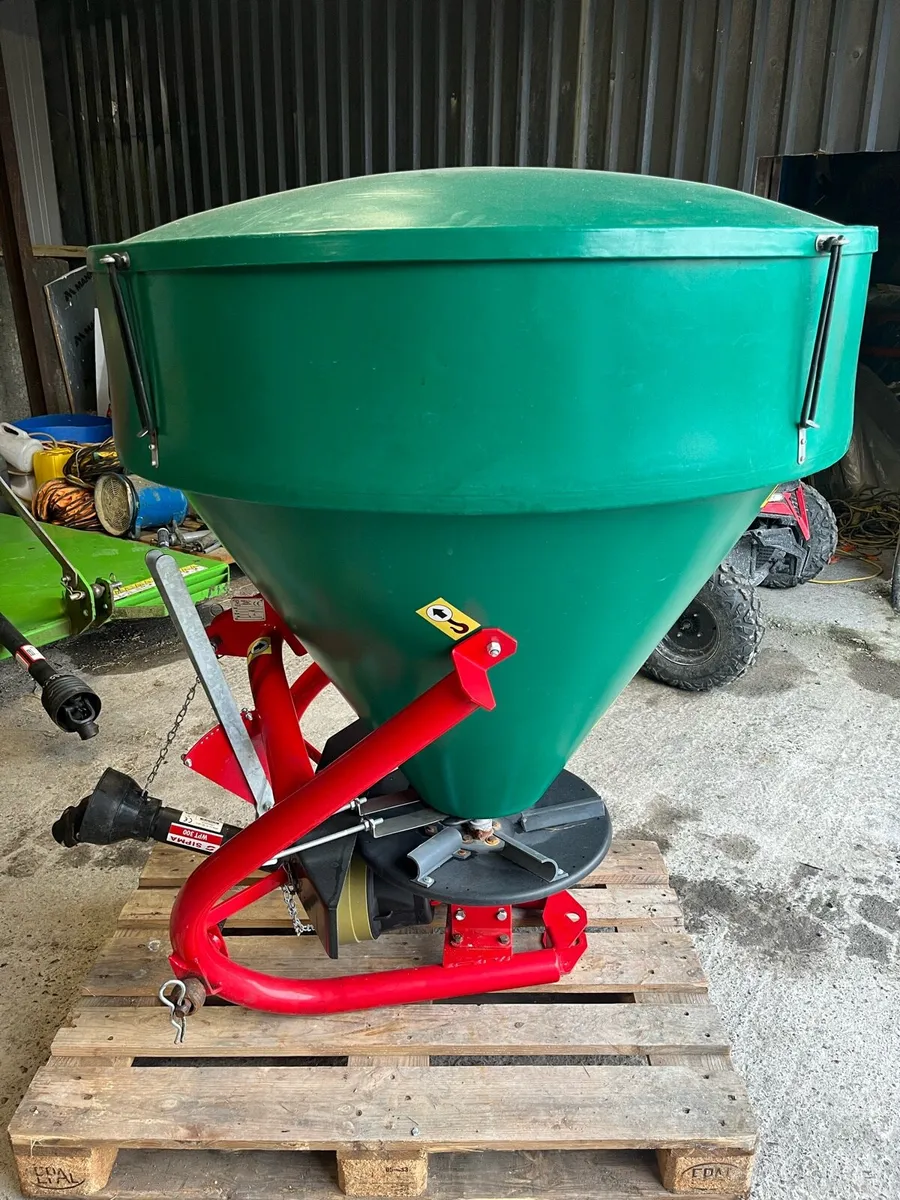 Fertilizer spreader - Image 2