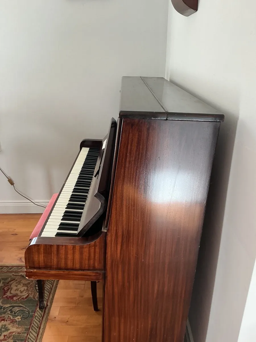 Upright Piano - Image 1