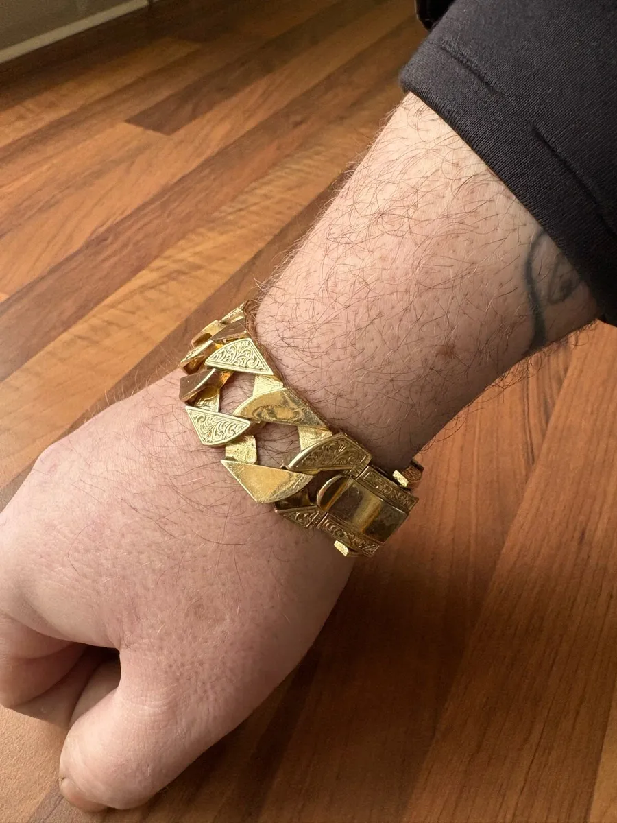 9ct gold men’s chap bracelet - Image 4