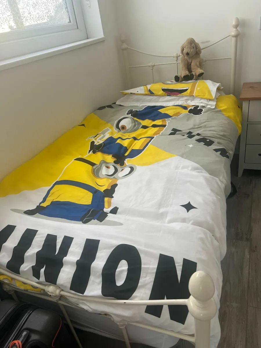 Single bed - Image 1