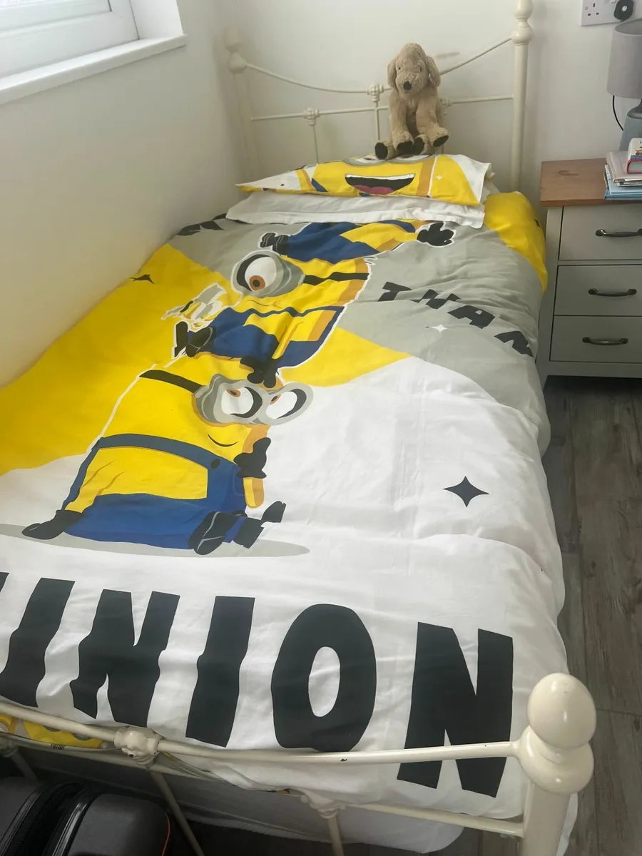 Single bed - Image 2