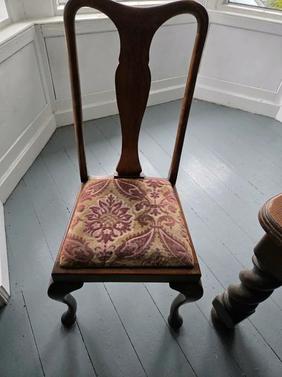 Dining table and chairs - Image 4