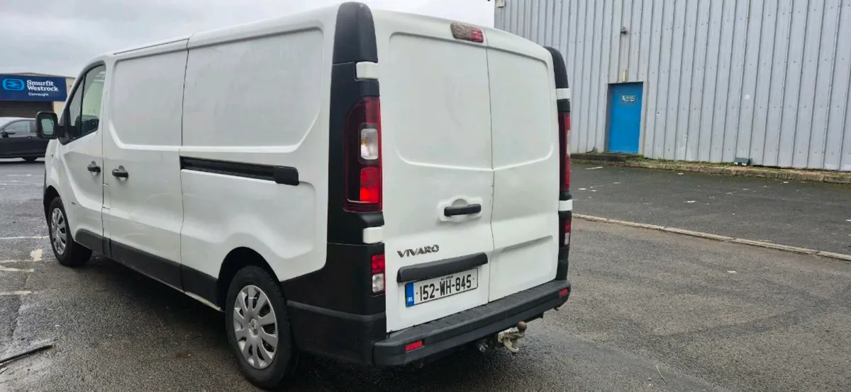 152 Vivaro LWB DOE 10-2026 PRICE 5250 EUR - Image 3