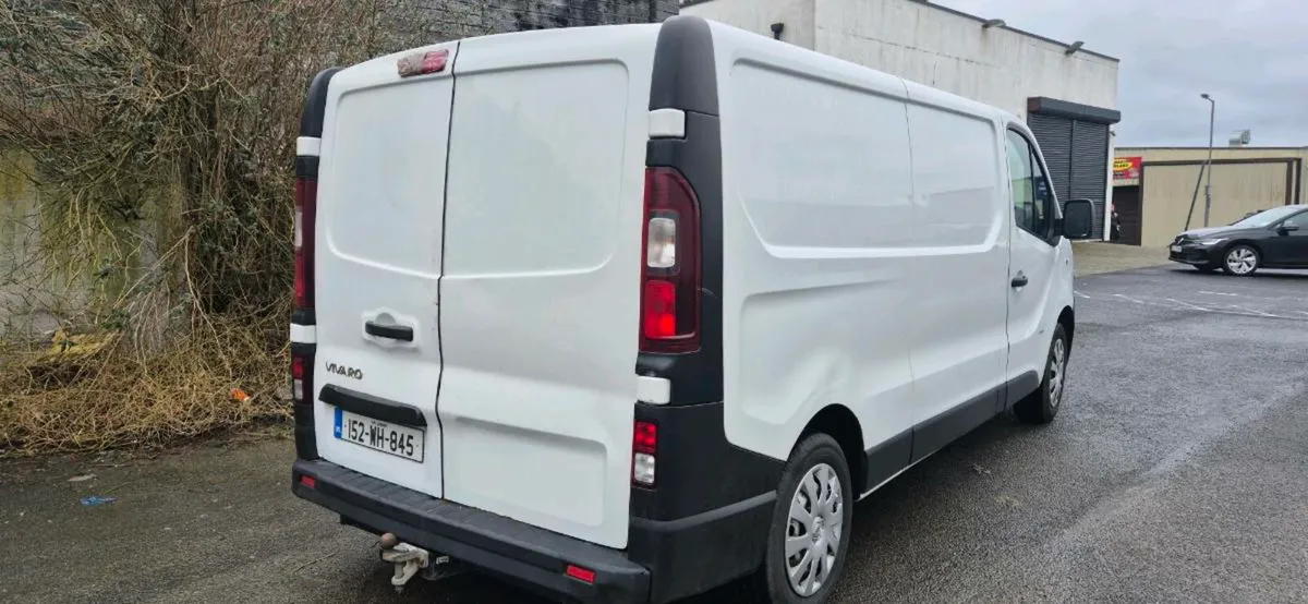 152 Vivaro LWB DOE 10-2026 PRICE 5250 EUR - Image 4