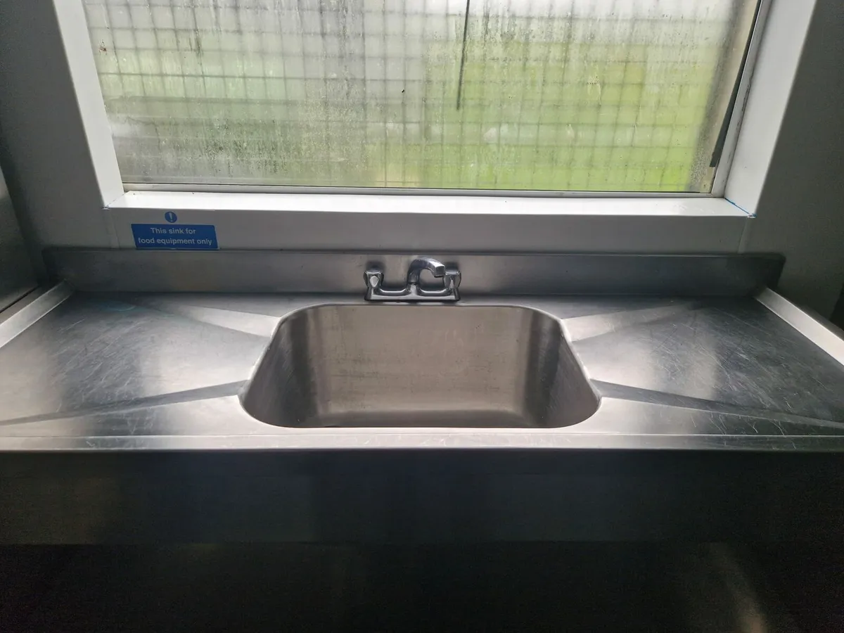 Stainless steel utility sink - Image 1
