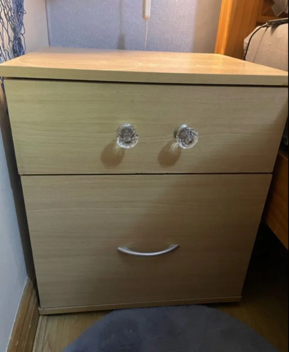 2 bedside tables - Image 2