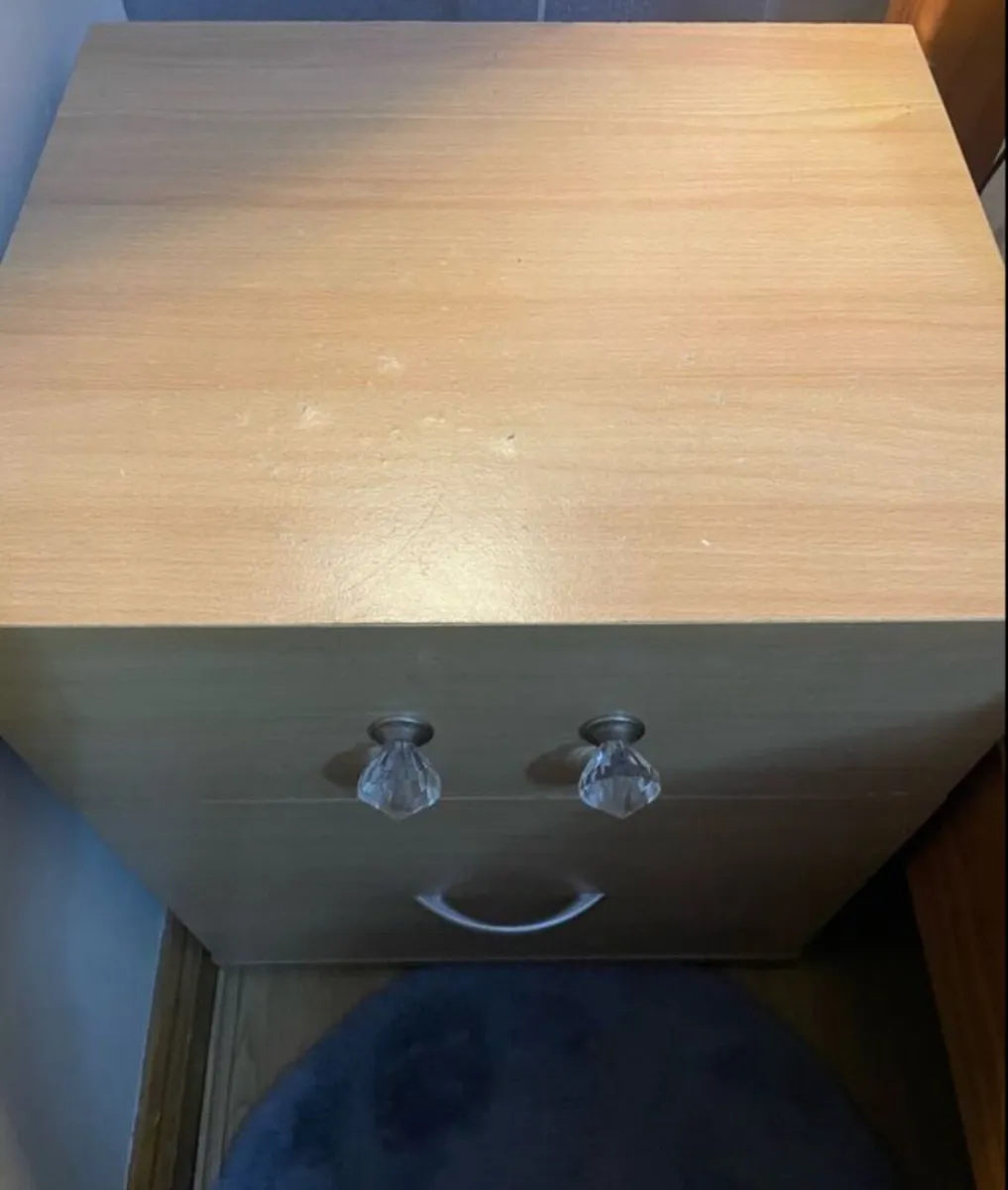 2 bedside tables - Image 3