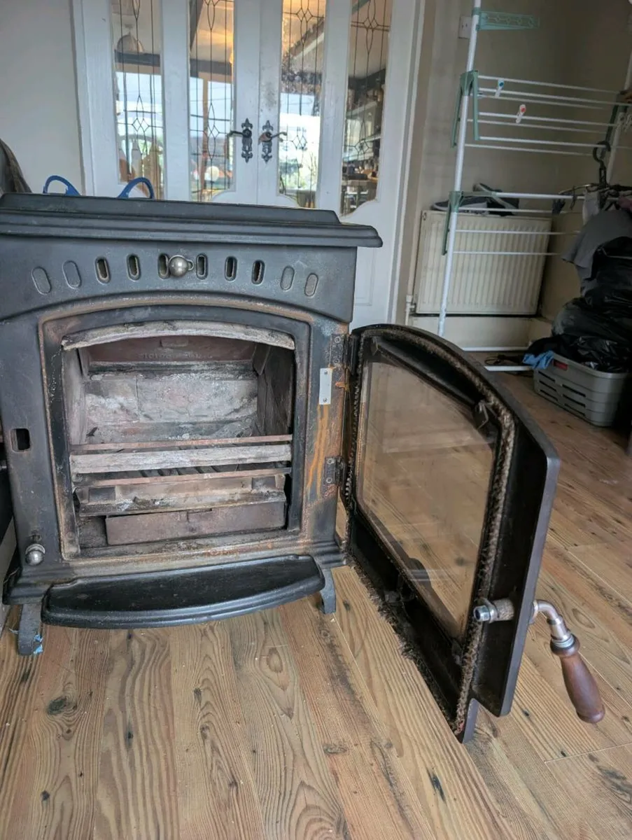 Solid fuel stove - Image 2