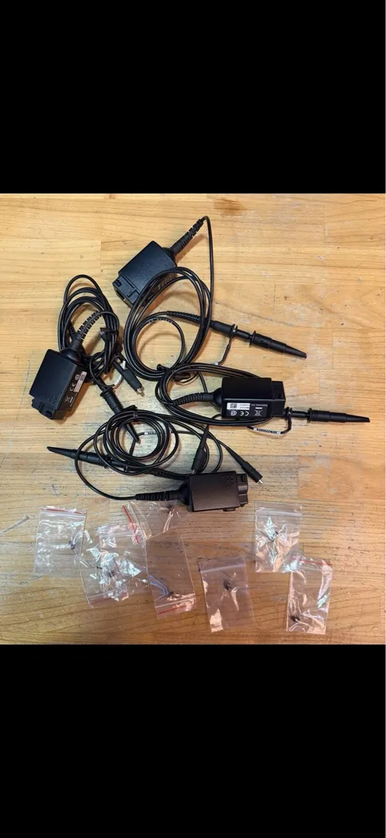 Tektronix MDO3024 Oscilloscope - Image 4