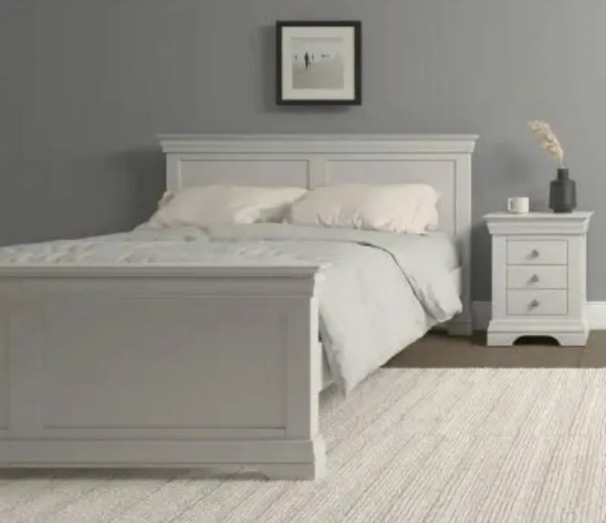 Bordeaux Ivory 5 Piece Bedroom Set - Image 1