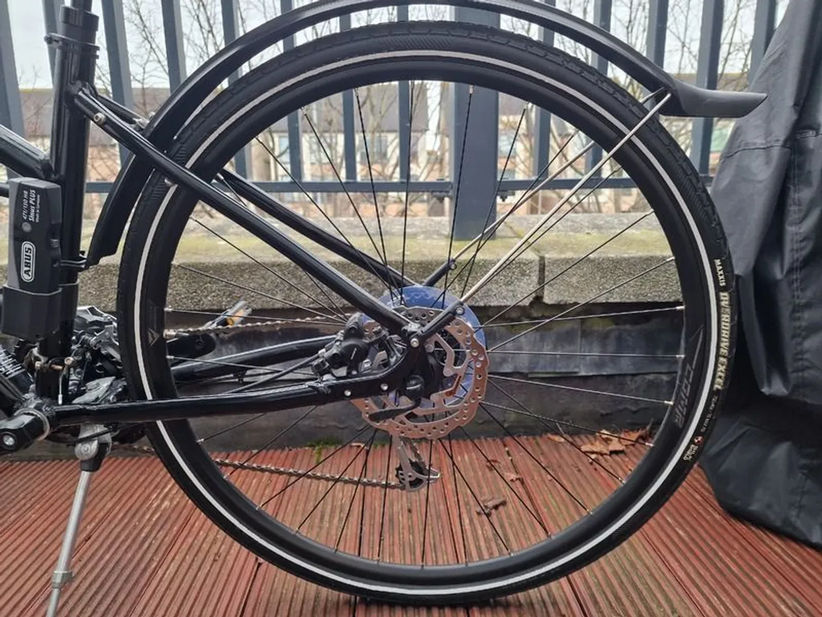 Merida Crossway 100 Womens bike for sale - Image 2